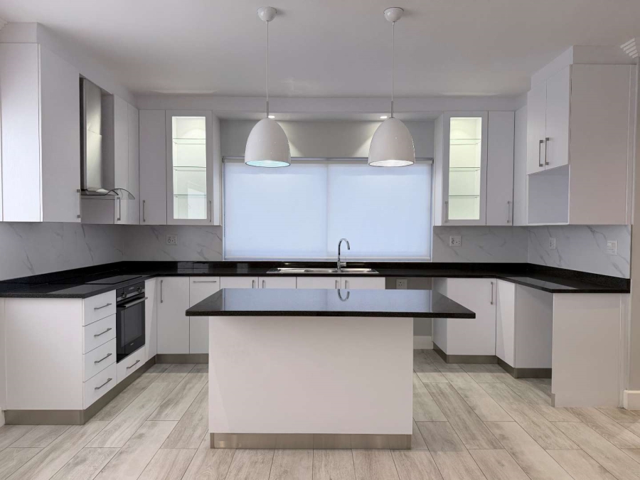To Let 2 Bedroom Property for Rent in Oakdale Western Cape
